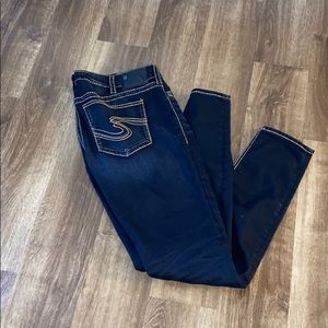 EUC SILVER SUPER SKINNY JEANS 👖